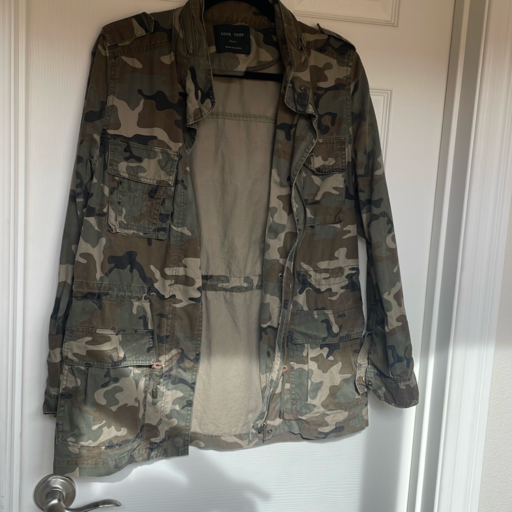 Love Tree Small Camo Jacket